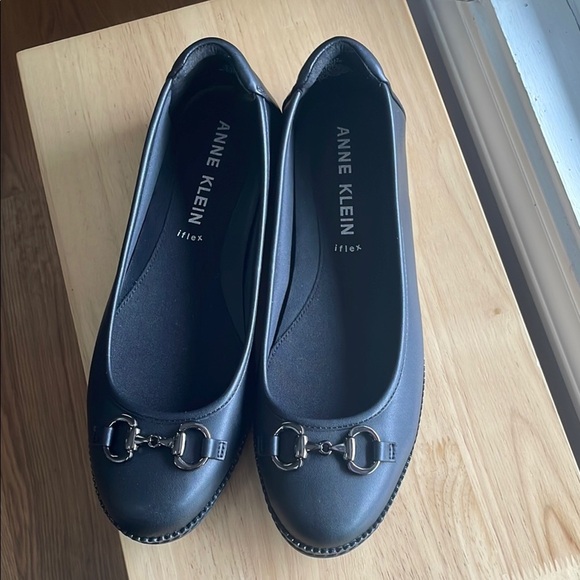 Anne Klein Women's Black Elly Ballet flats
PRE~LOVED EXCELLENT COND!!! - Picture 1 of 5
